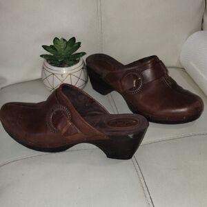 Clarks Brown Leather Women's Mules